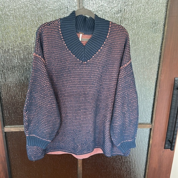 NWT Free People Oversized Navy and Pink Knit Sweater - Picture 5 of 10